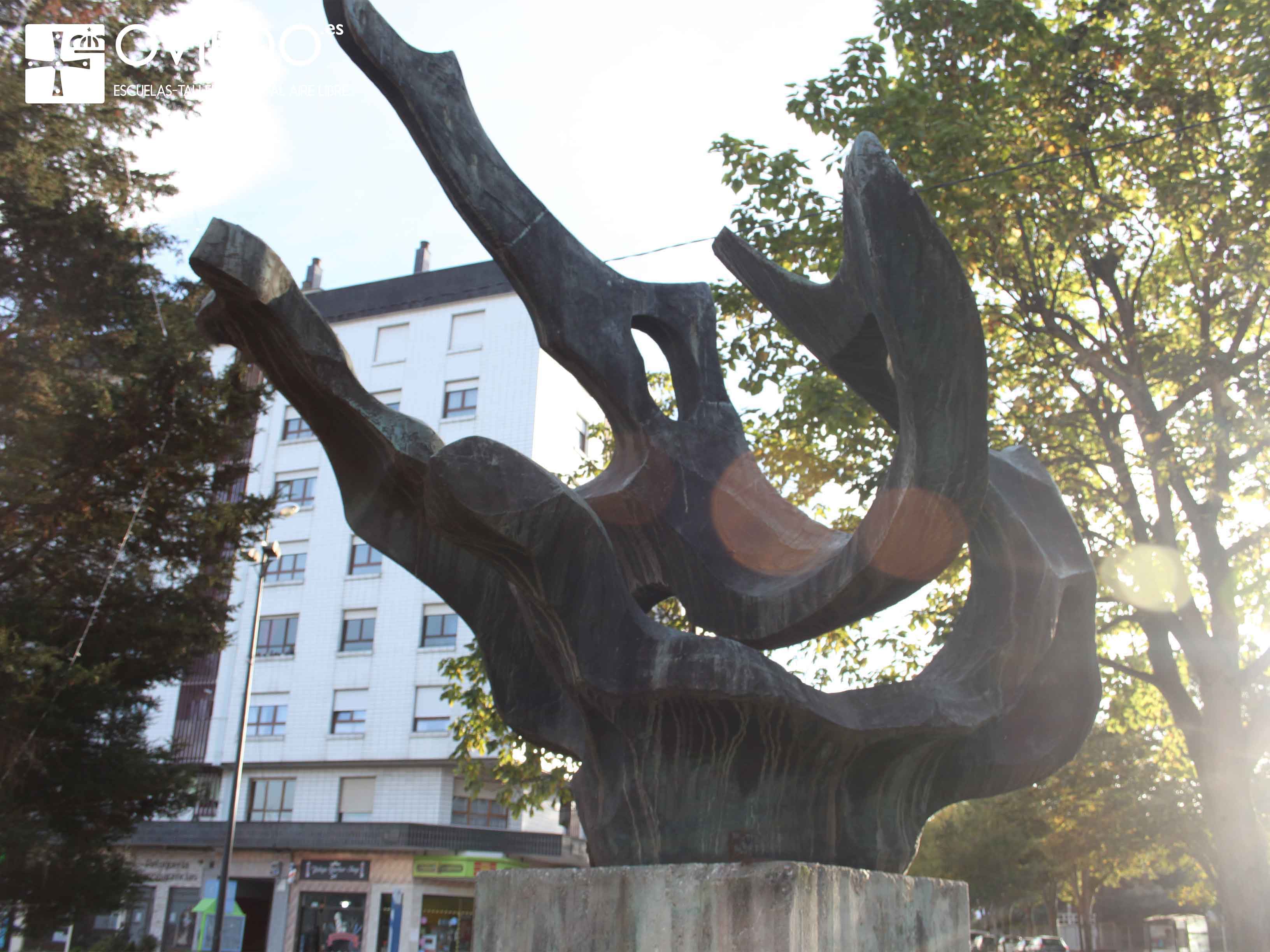 Escultura Llama olímpica